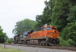 BNSF 7437 leads NS train 350 northbound